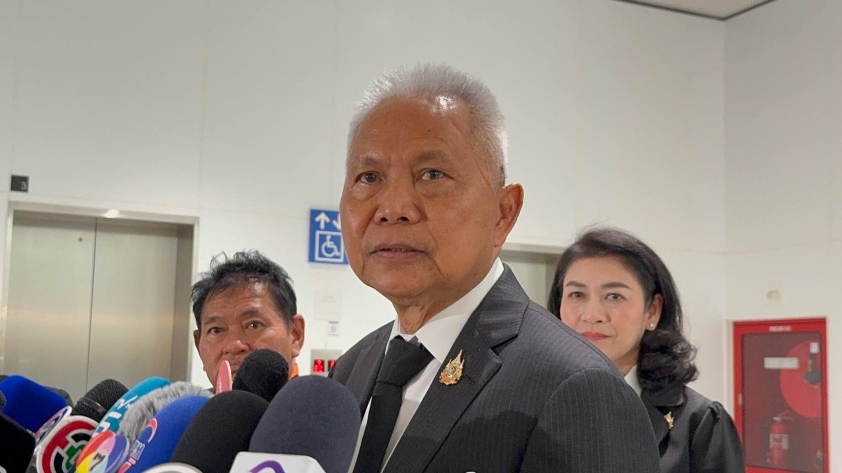 ประธานรัฐสภา หนุนต่อยอดรางวัลพานแว่นฟ้า เชื่อมโครงการ “สุ จิ ปุ ลิ” ส่งเสริมการอ่าน