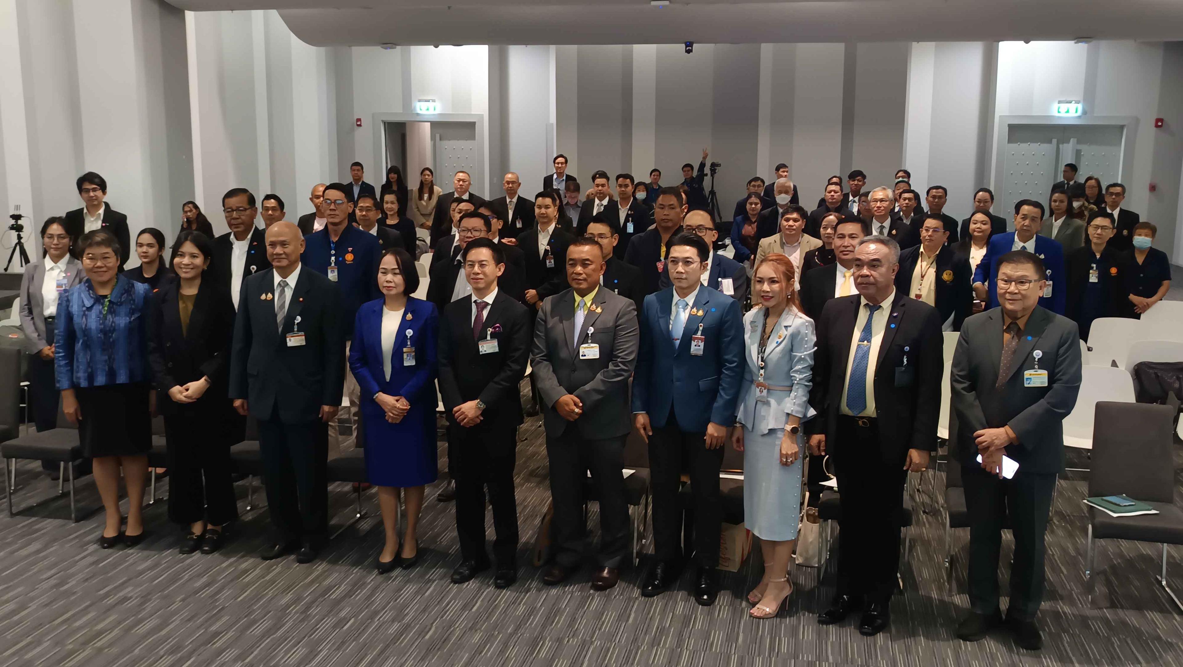 สนง.สผ.-สนง.สว. ร่วมกับสถาบันพระปกเกล้า จัดสัมมนา “ก้าวสู่ศตวรรษแห่งประสิทธิภาพรัฐสภาไทย” หวังยกระดับความเข้มแข็งของรัฐสภารับมือระเบียบโลกใหม่