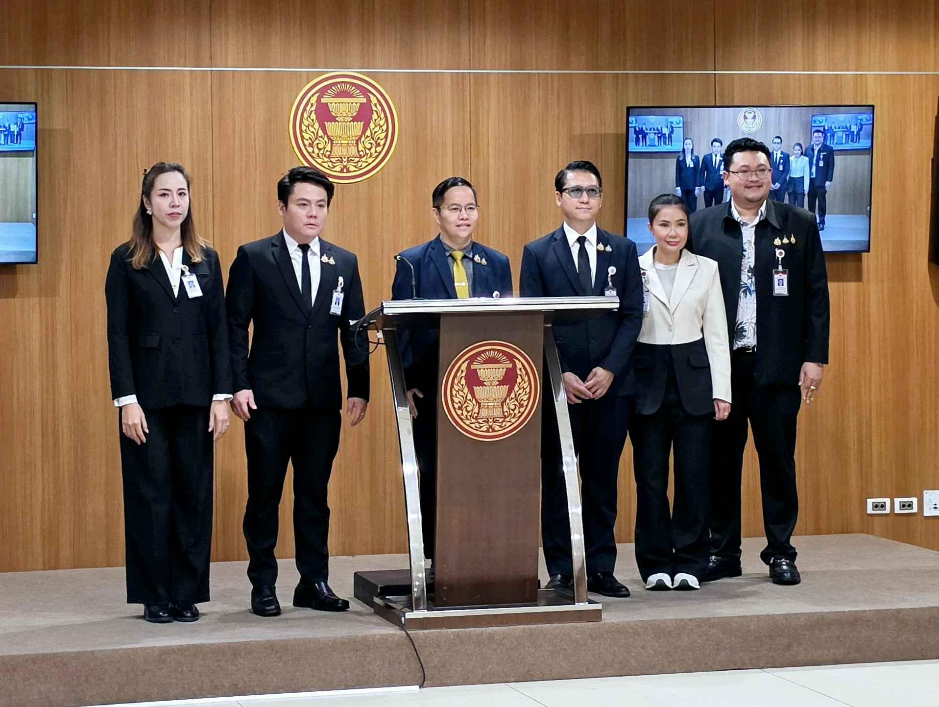 สว.ภิญญาพัชญ์ วอนรัฐเร่งปราบศูนย์ดูแลผู้สูงอายุไร้มาตรฐาน หลังพบสถานดูแลผู้สูงอายุและผู้ป่วยจิตเวชและศูนย์พักพิงย่านติวานนท์ ใช้กรงเหล็กครอบเตียงขังผู้สูงอายุ