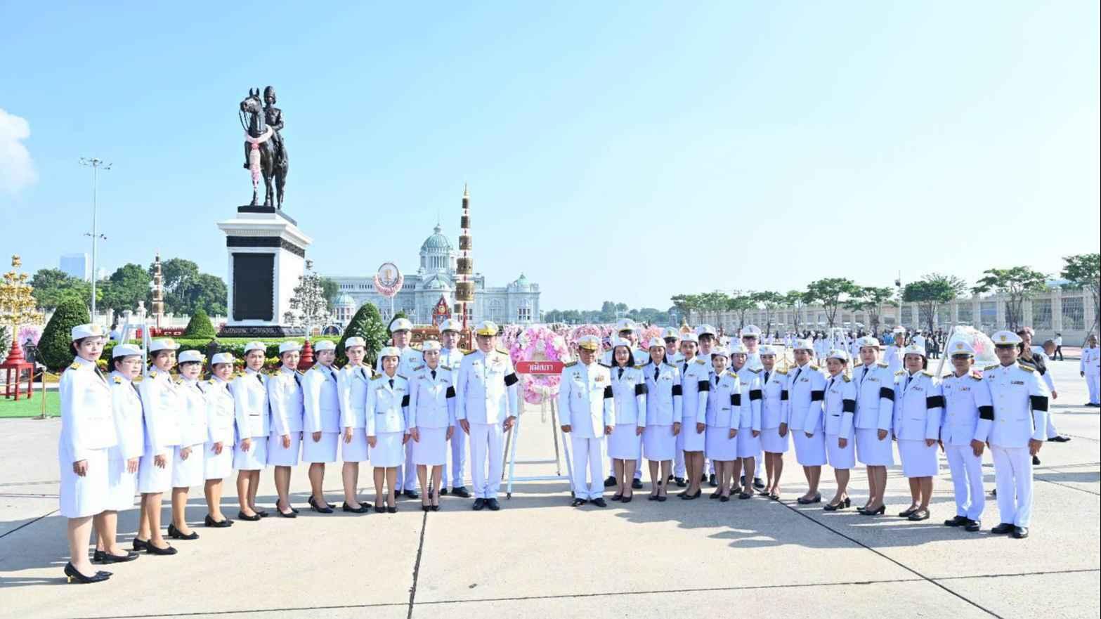 วุฒิสภา วางพวงมาลาถวายราชสักการะ เนื่องในวันปิยมหาราช